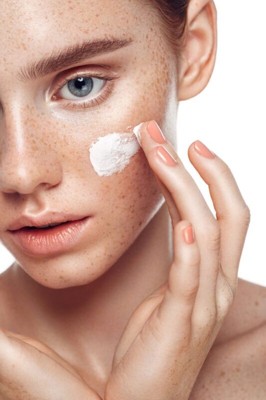 Skincare & Makeup Layering: Πώς να τα συνδυάσεις χωρίς να καταστρέψεις το look σου 1